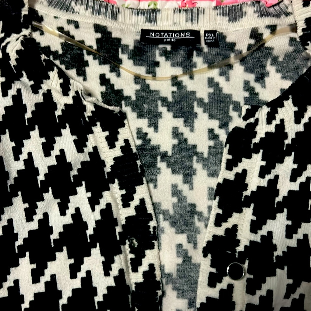 Petite XL 3/4 sleeve lightweight cardigan.